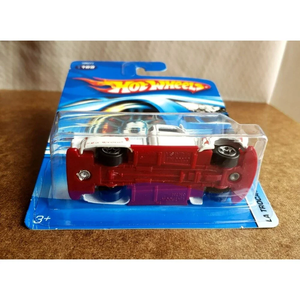 VTG 2005 Hot Wheels LA TROCA White #169 MAINLINE Lowrider Truck 1:64 #H9077 5SP
